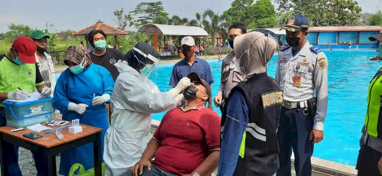 Giat Operasi Pengawalan Random Swab