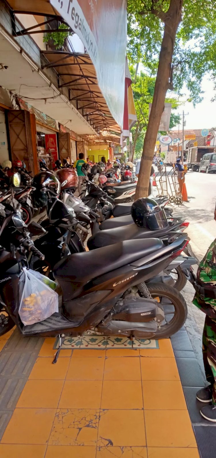 Giat penertiban pedagang kaki lima dan Parkir