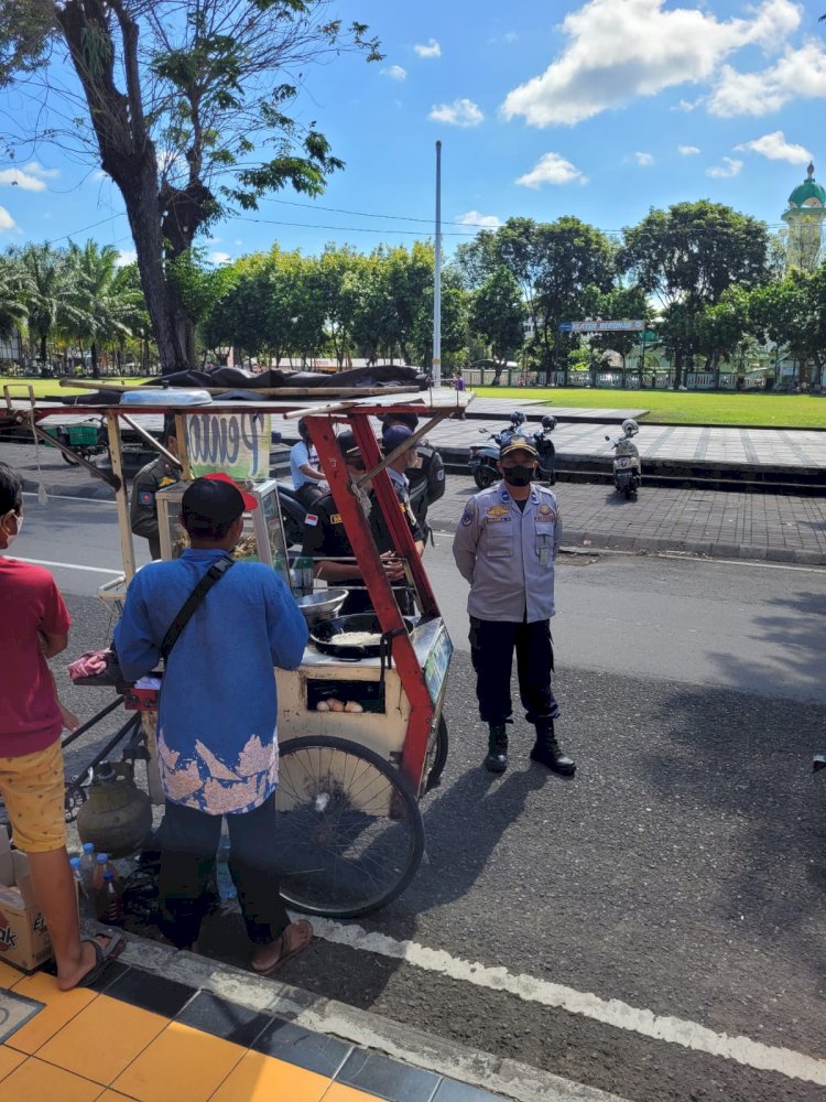 Giat penertiban pedagang kaki lima dan Parkir