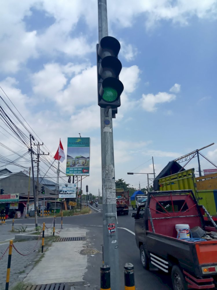 Perbaikan Traffic Light Krapyak