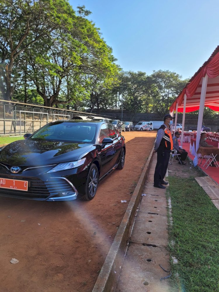 Pengawalan Bupati Senam Massal di Stadion Trikoyo