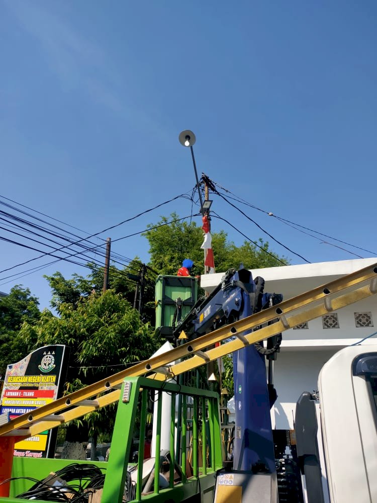 Perbaikan PJU di Kejaksaan Negeri Klaten