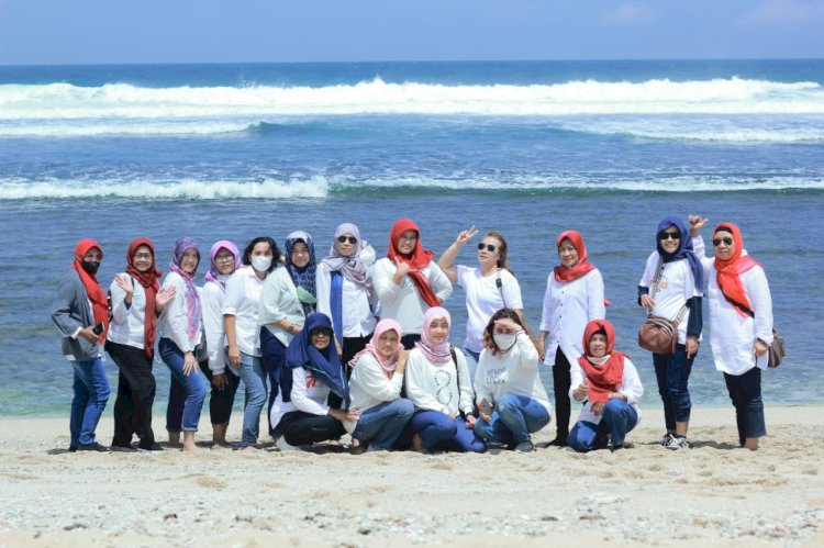 DWP Dishub Klaten Piknik Ke Pantai Indrayanti