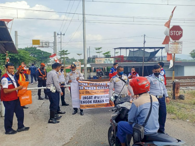 Sosialisasi Keselamatan di Perlintasan Sebidang 