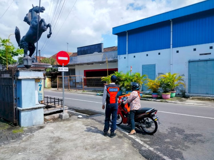 Sosialisasi jalan satu arah di jalan Sulawesi