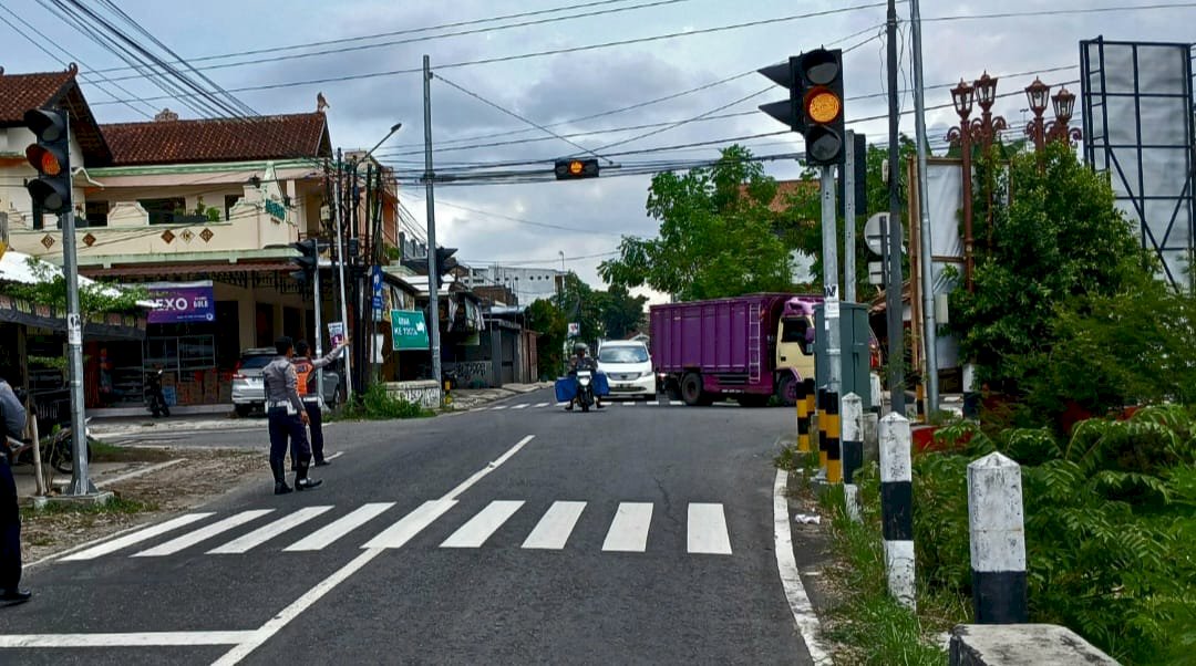 Truk Gol C dan Jalur Larangan