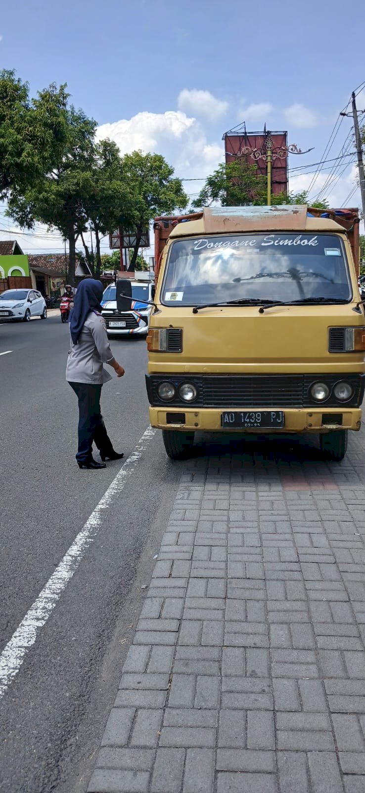 Truk Gol C dan Jalur Larangan