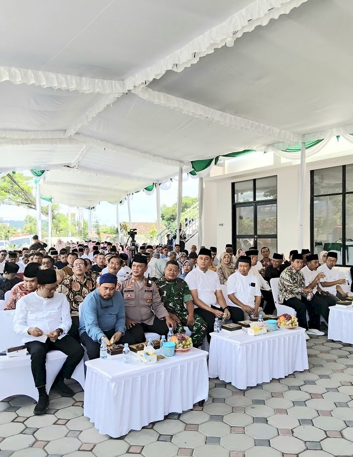 Dishub Klaten Atur Lalu Lintas di Depan SMP Prambanan untuk Acara Peresmian Masjid Qolbun Syakur