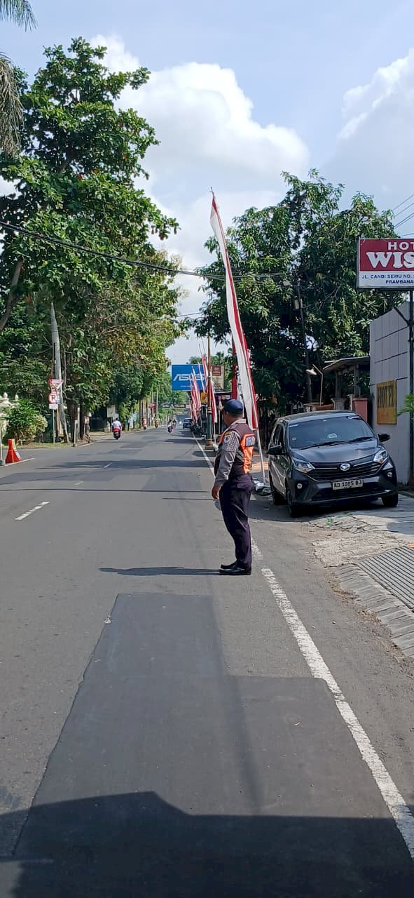 Dishub Klaten Tindaklanjuti Aduan Media Sosial, Tertibkan Parkir Liar di Kawasan TWC Prambanan