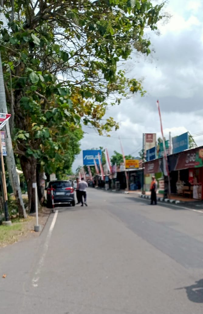Dishub Klaten Tindaklanjuti Aduan Media Sosial, Tertibkan Parkir Liar di Kawasan TWC Prambanan
