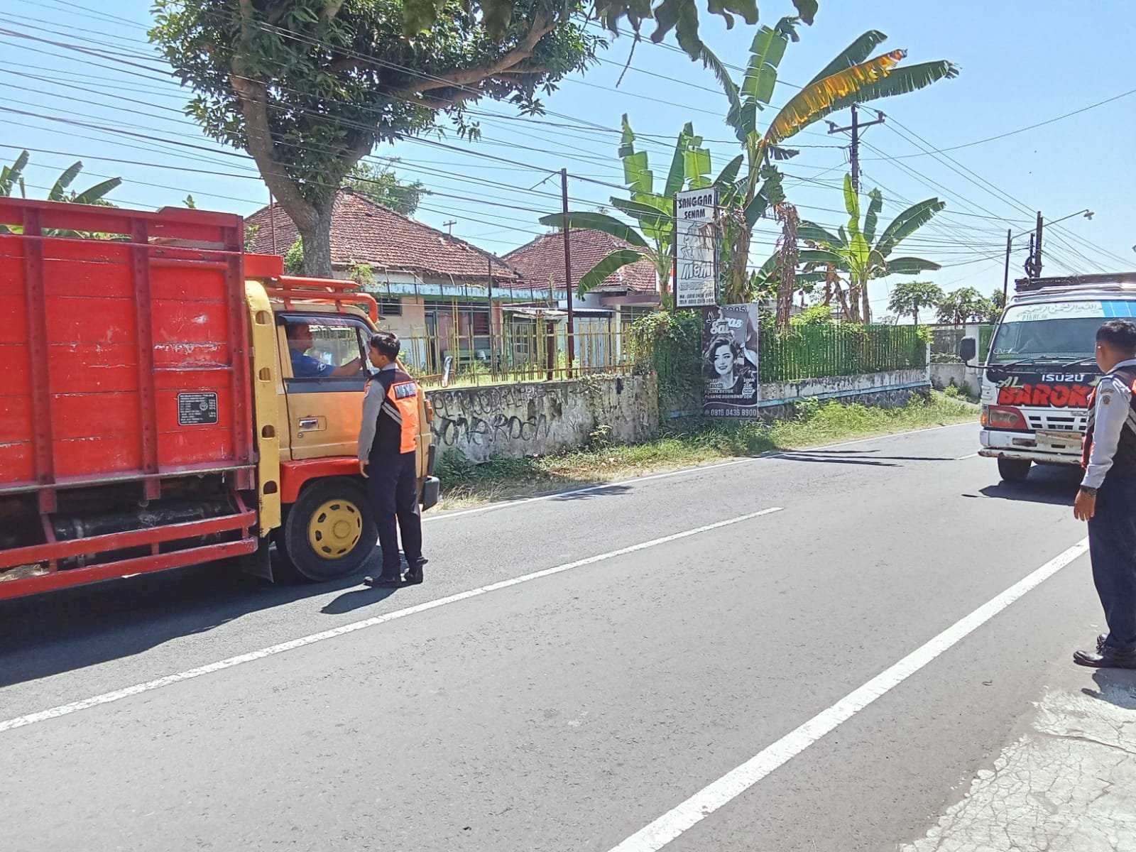 Patwal Dishub Klaten Sukses Gelar Pengawasan Angkutan Galian C di Simpang 4 Polsek Kebonarum