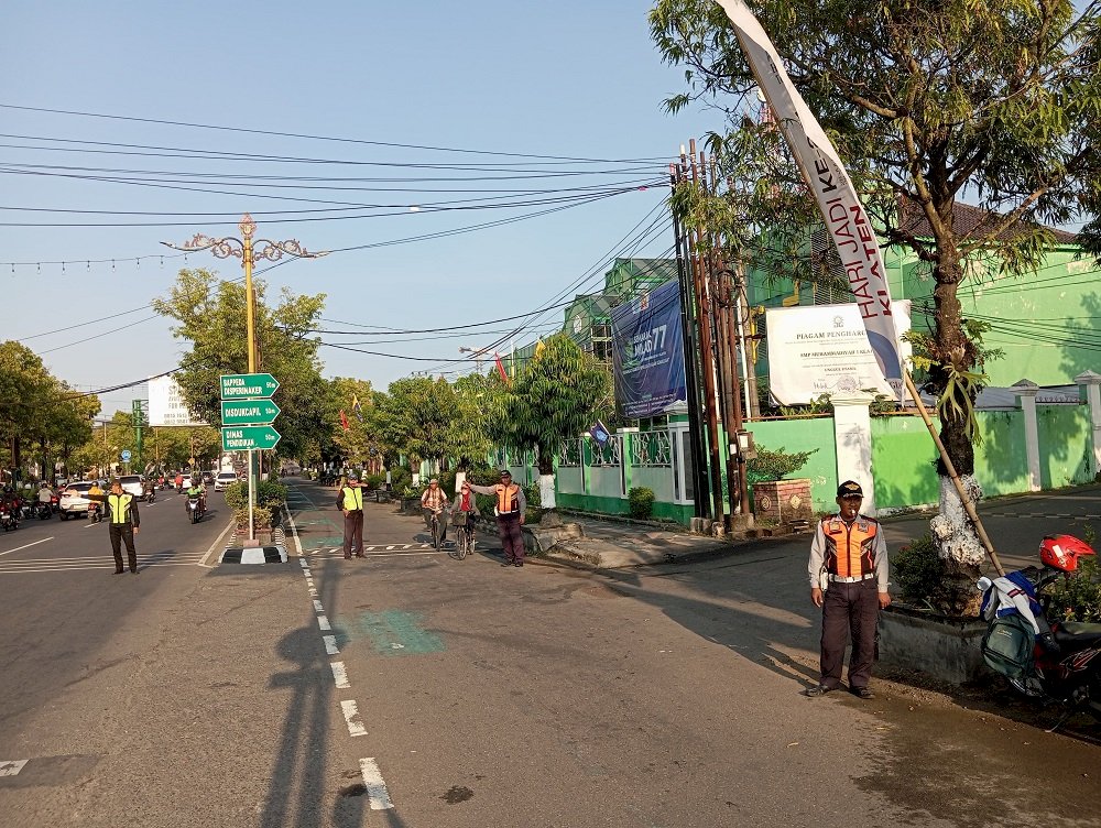 Dishub Klaten Amankan Arus Lalu Lintas dalam Peringatan Hari Anak Nasional