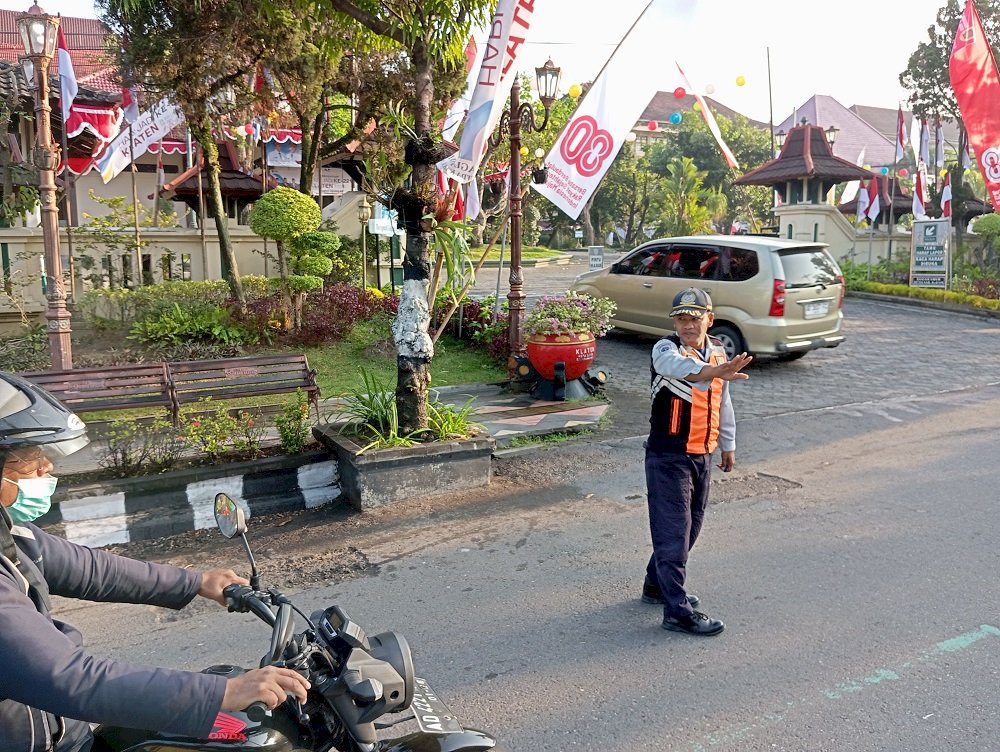 Dishub Klaten Amankan Arus Lalu Lintas dalam Peringatan Hari Anak Nasional