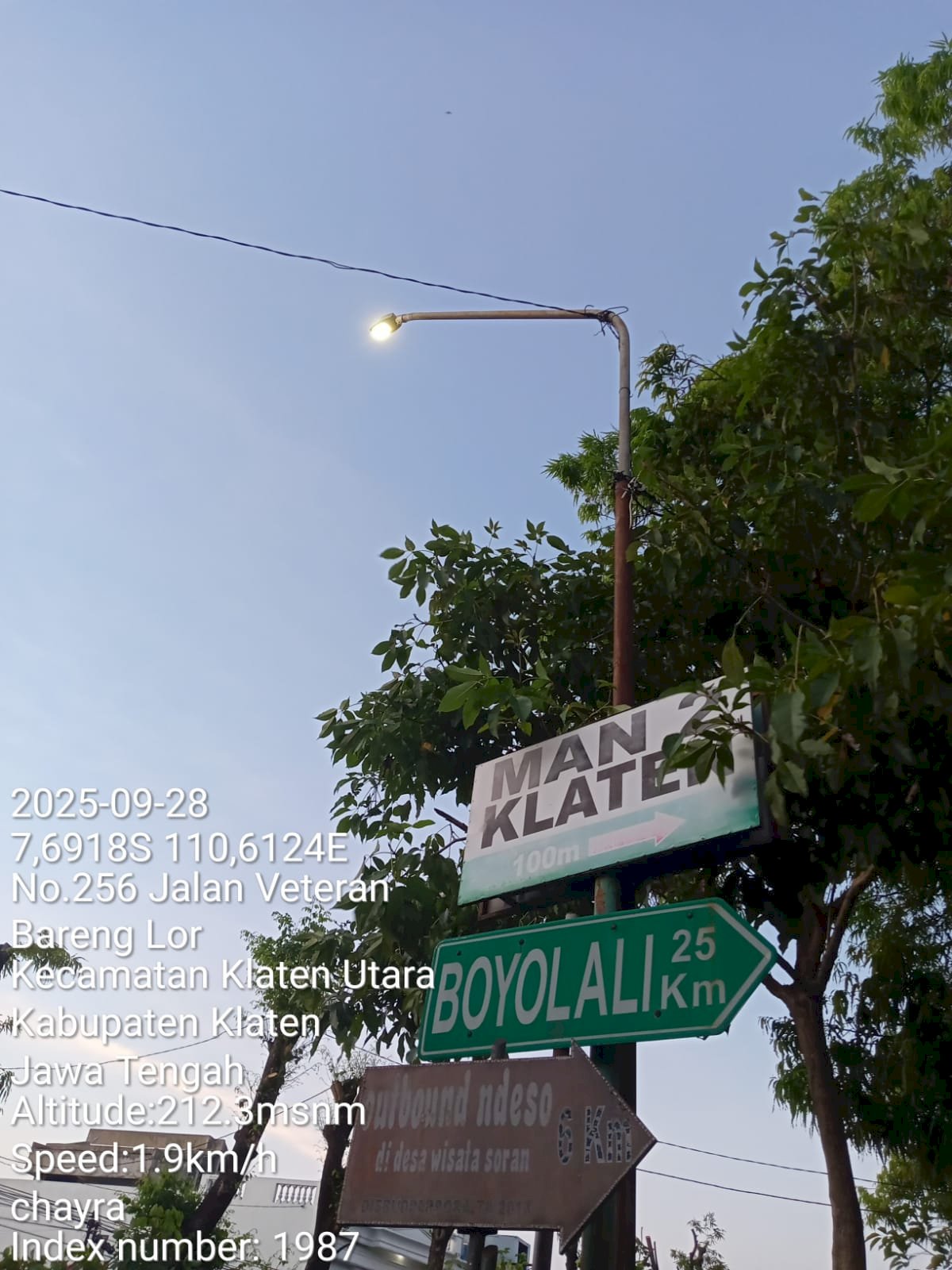Perbaikan Lampu PJU di Pertigaan Sangkal Putung Tuntas, Jalan Veteran Kembali Bercahaya!