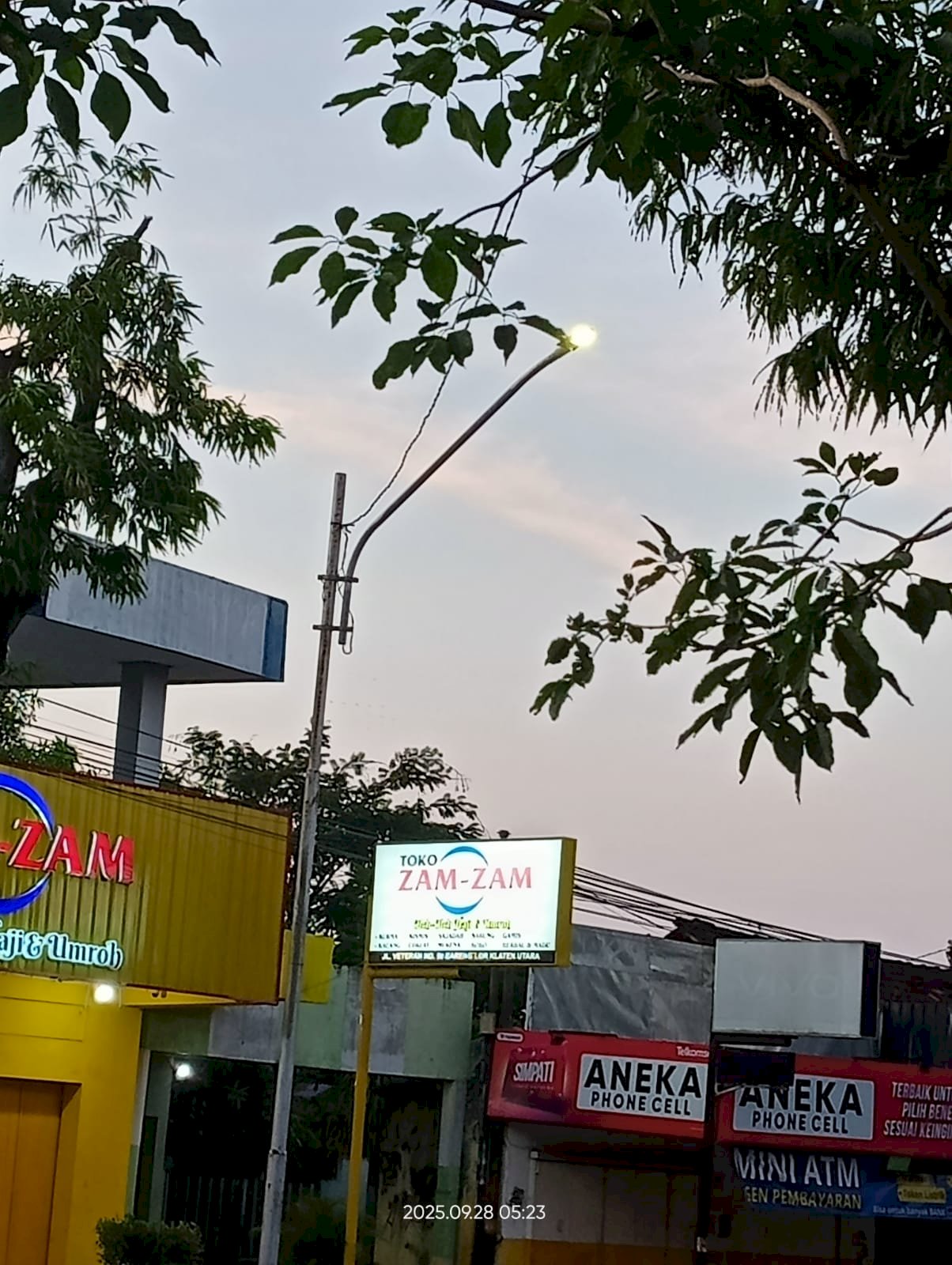 Perbaikan Lampu PJU di Pertigaan Sangkal Putung Tuntas, Jalan Veteran Kembali Bercahaya!