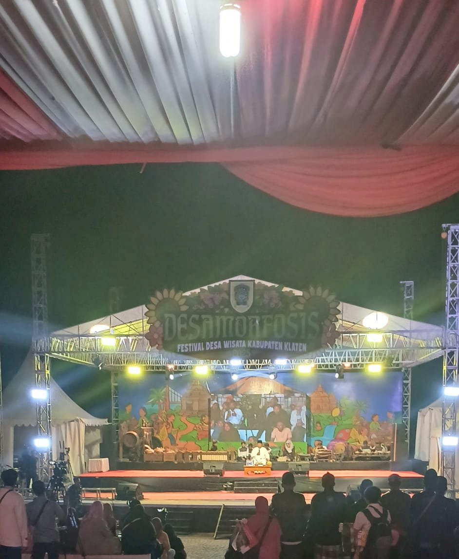 Malam Puncak Desamorfosis di Taman Nyi Ageng Rakit: Pengamanan dan Pengaturan Lalin Dinas Perhubungan Klaten Berlangsung Lancar