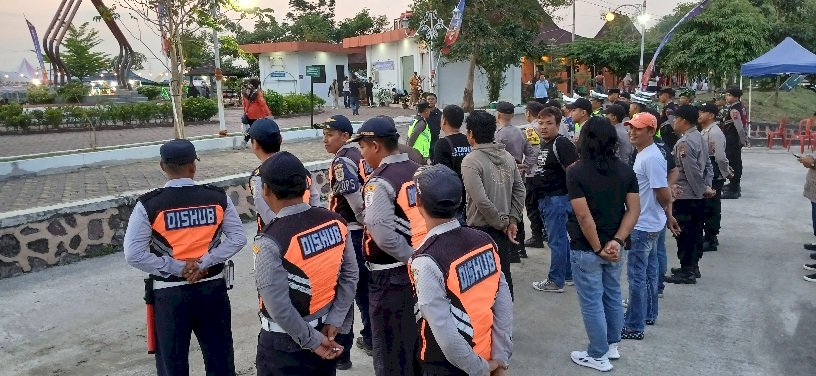 Malam Puncak Desamorfosis di Taman Nyi Ageng Rakit: Pengamanan dan Pengaturan Lalin Dinas Perhubungan Klaten Berlangsung Lancar