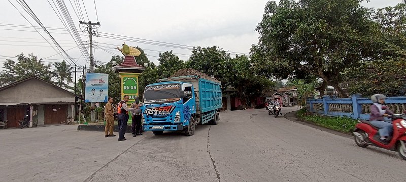 Penertiban Truk Golongan C di Kebonarum, Respons Cepat Aduan Lapormasbup