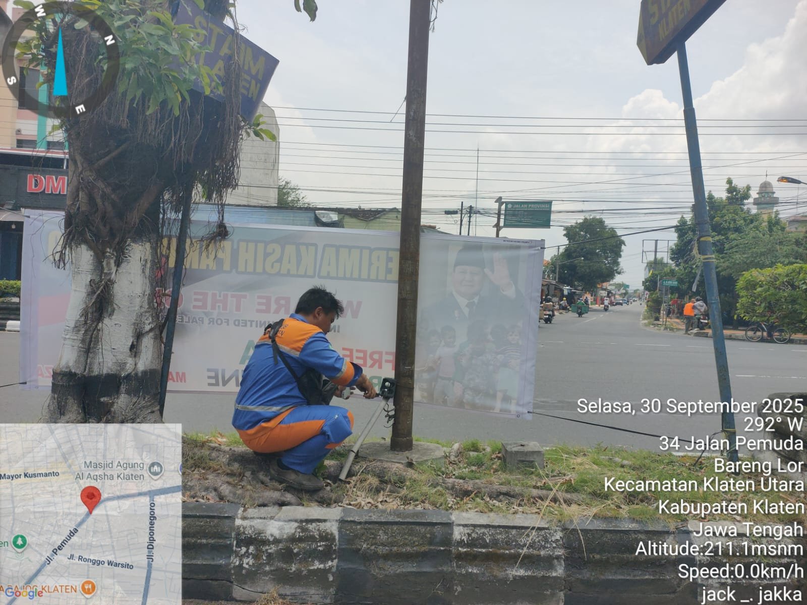 Perbaikan Lampu PJU di Pertigaan Sangkal Putung Tuntas, Jalan Veteran Kembali Bercahaya!