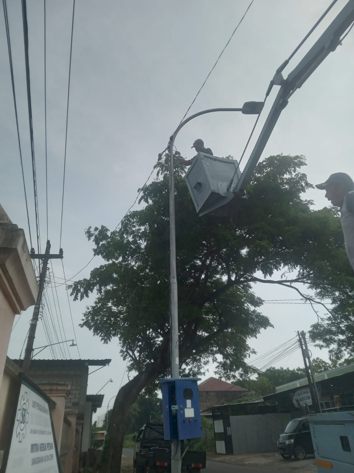 Cahaya Kembali Menyapa: Perbaikan Kilat PJU Pertigaan Pabrik Gula Ceper