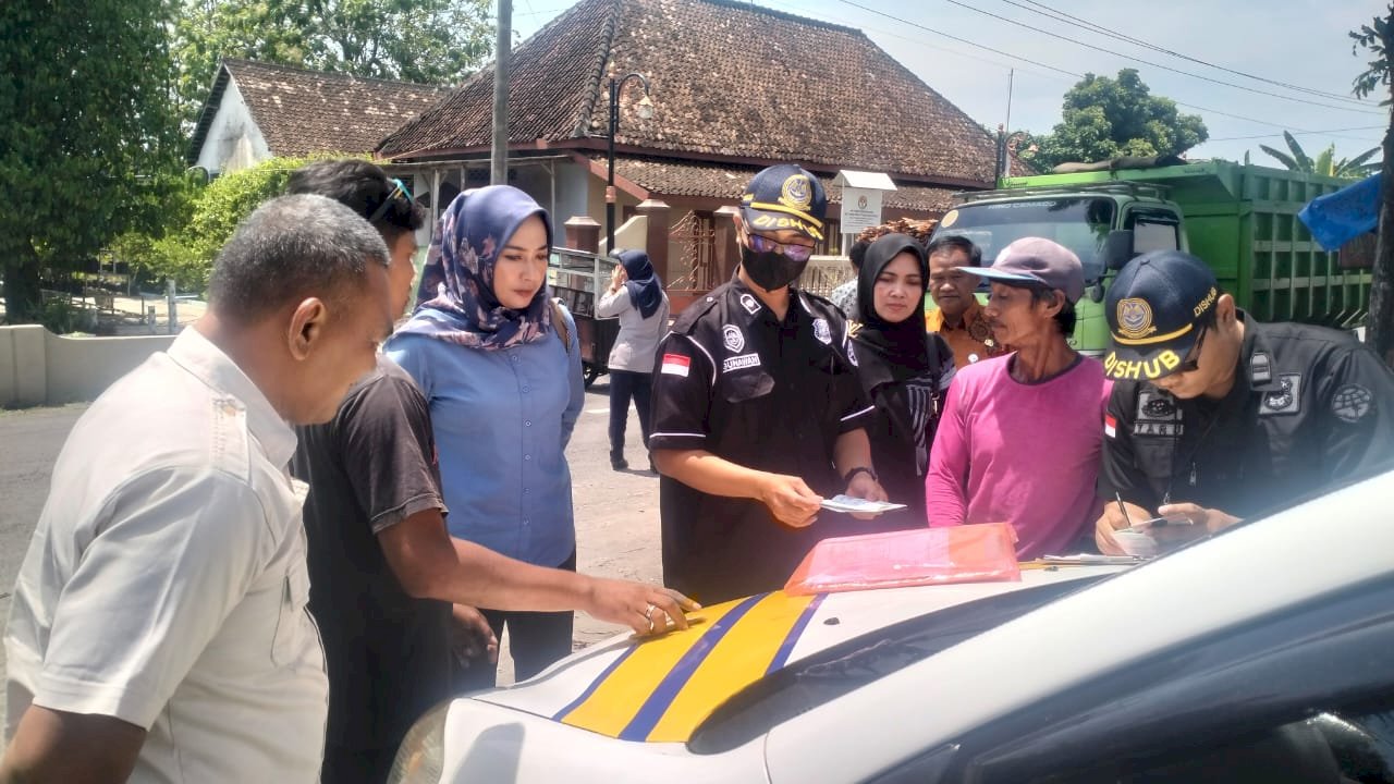 Pengawasan Jalur Golongan C di Juwiring, 4 Kendaraan Ditindak