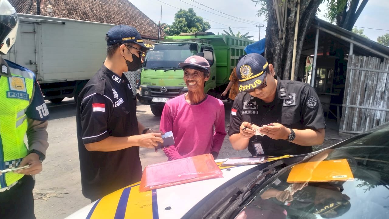 Pengawasan Jalur Golongan C di Juwiring, 4 Kendaraan Ditindak