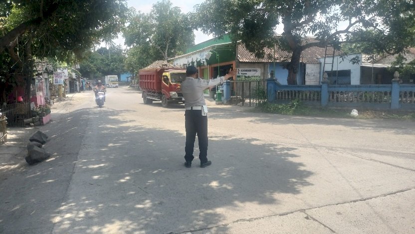Rapi Terpantau, Giat Pengawasan Angkutan Golongan C di Simpang 3 Tugu Nangka Berjalan Mulus