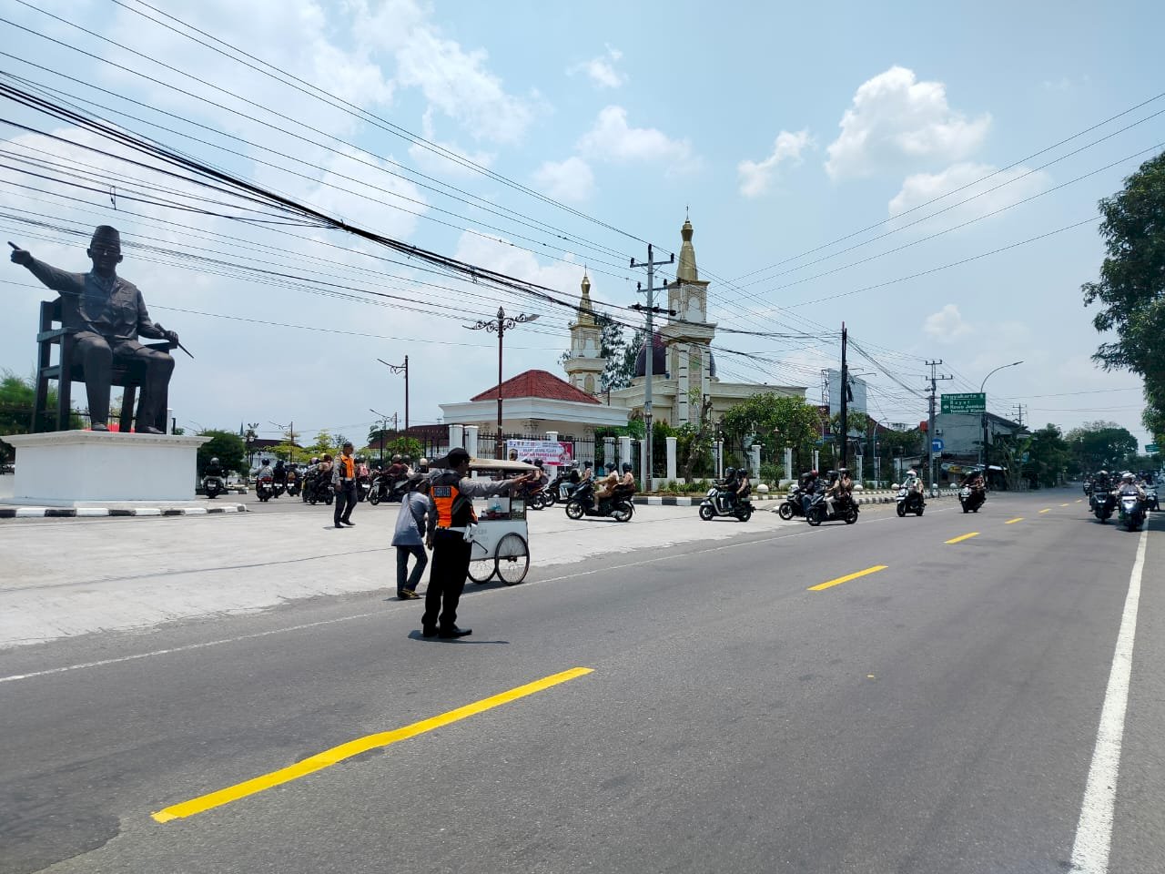 Semangat Pramuka, Lalu Lintas Tertib Warnai Upacara Pelantikan Pramuka Garuda di Gedung GBK Klaten