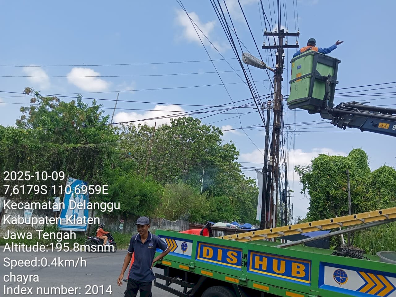 Sinergi dan Kecepatan: Dishub Klaten Pulihkan PJU Depan Kantor Kelurahan Delanggu