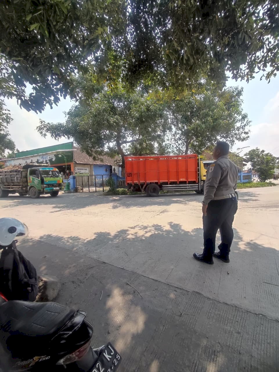 Dalops Tangan Besi: Truk Galian C Tertib di Tiga Simpang Panas!
