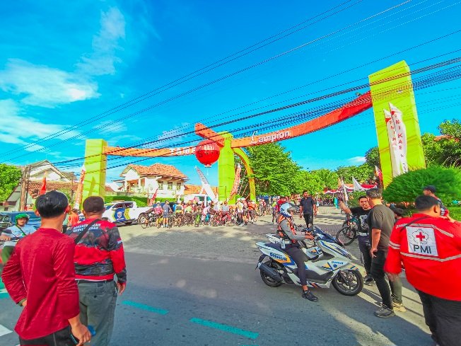 Bupati Klaten ‘Tancap Gas’ Gowes Bareng: PMI 80 Tahun, Warga Merapat!
