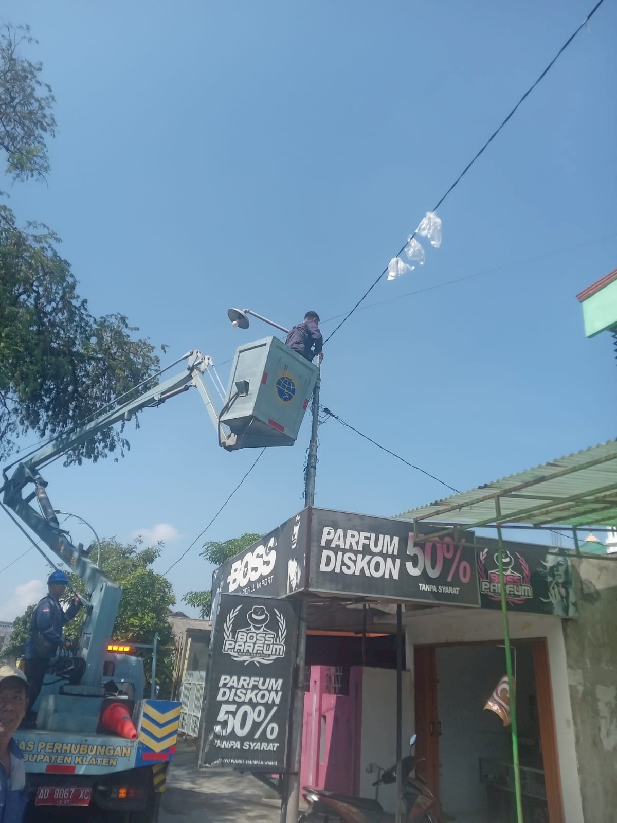 Respon Kilat! 24 Jam Aduan Medsos, Kabel PJU Lepas di Klaten Utara Langsung Diperbaiki
