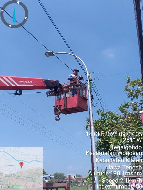 Kabel PJU Ambruk di Sukorejo–Tegalgondo: Dishub Klaten Evakuasi Darurat dengan Boom Truck!
