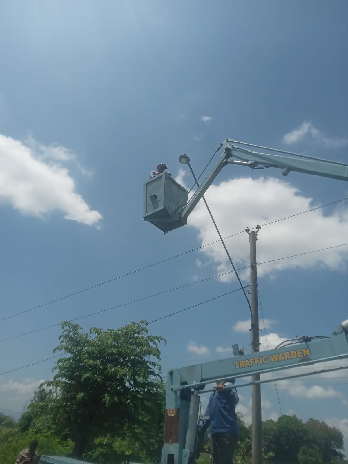 Lampu Jalan Soropaten-Pasar Sapi Jatinom Redup? Dishub Klaten Langsung Tancap Gas Ganti LED 40 Watt!