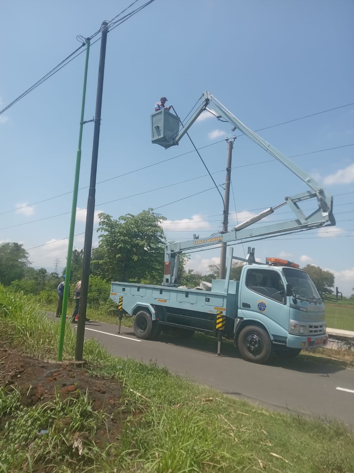 Lampu Jalan Soropaten-Pasar Sapi Jatinom Redup? Dishub Klaten Langsung Tancap Gas Ganti LED 40 Watt!