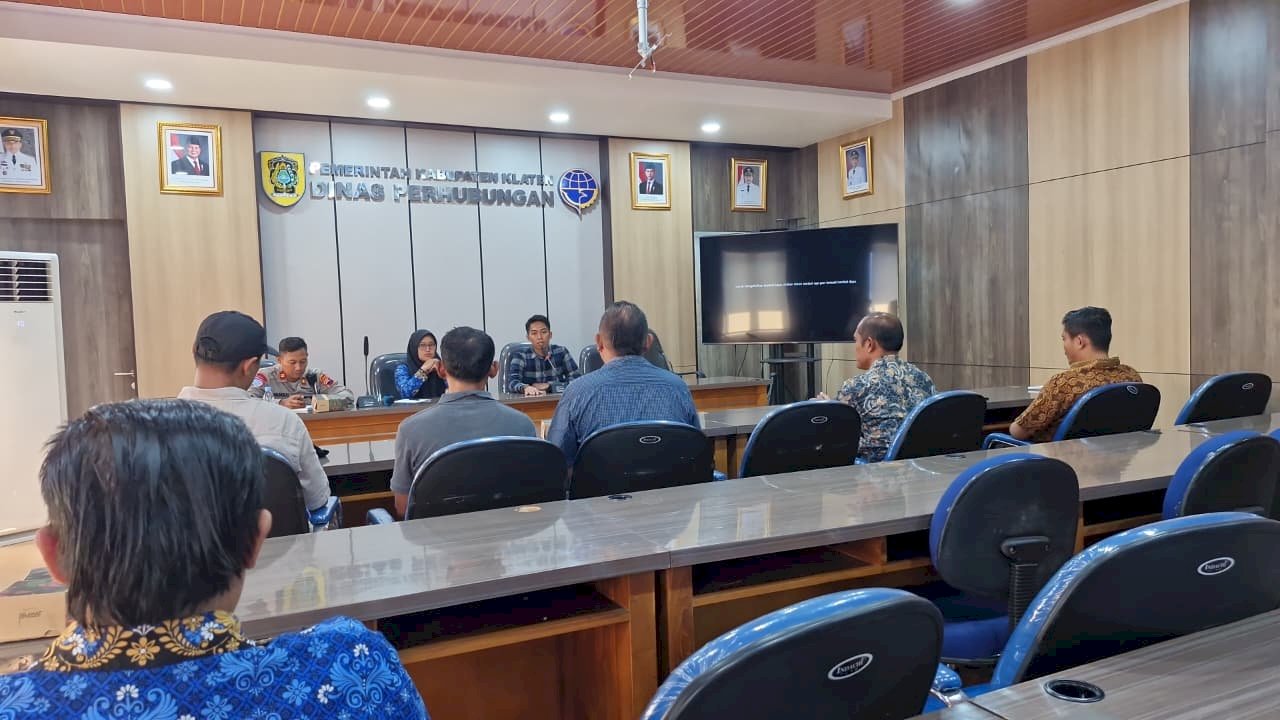 Tertib Parkir Dimulai! Dishub Klaten Gelar Rapat Koordinasi Pengelolaan Parkir RM. Bakso Idola: Bus Wajib ke Kantong Parkir, Berhenti Sembarangan Dilarang!