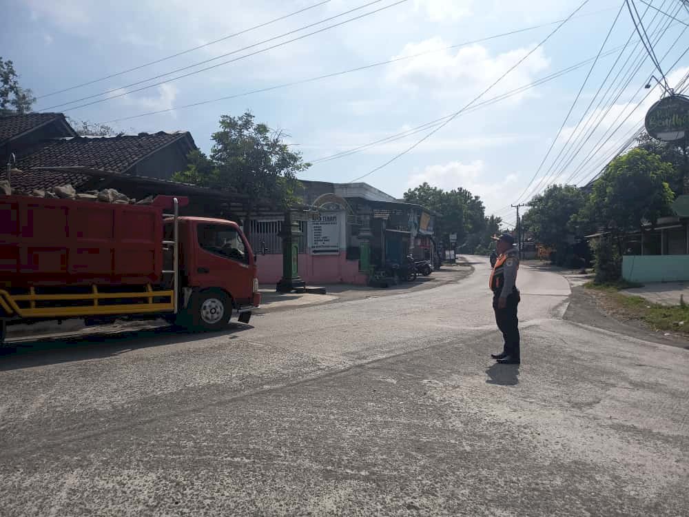 Truk Golongan C Dibatasi! Dalops Dishub Klaten Tegas Tertibkan Trayek Berat di Tugu Nangka, SMP Karangnongko, dan Pasar Basin