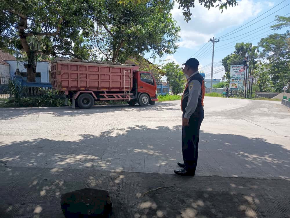 Truk Golongan C Dibatasi! Dalops Dishub Klaten Tegas Tertibkan Trayek Berat di Tugu Nangka, SMP Karangnongko, dan Pasar Basin