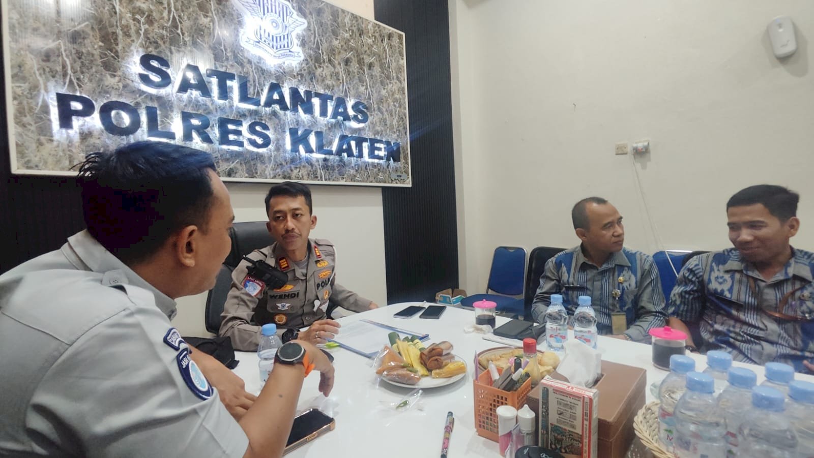Sinergi Menuju Indonesia Emas! Dishub Klaten Hadiri Rapat Koordinasi Lalu Lintas Ditkamsel Korlantas Polri 2025 di Polres Klaten