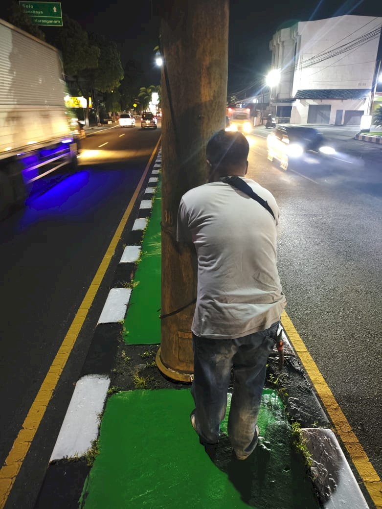 Respon Cepat! Kurang dari 2 Jam, Kabel PJU Putus di Jalan Yogya-Solo Langsung Diperbaiki Dishub Klaten