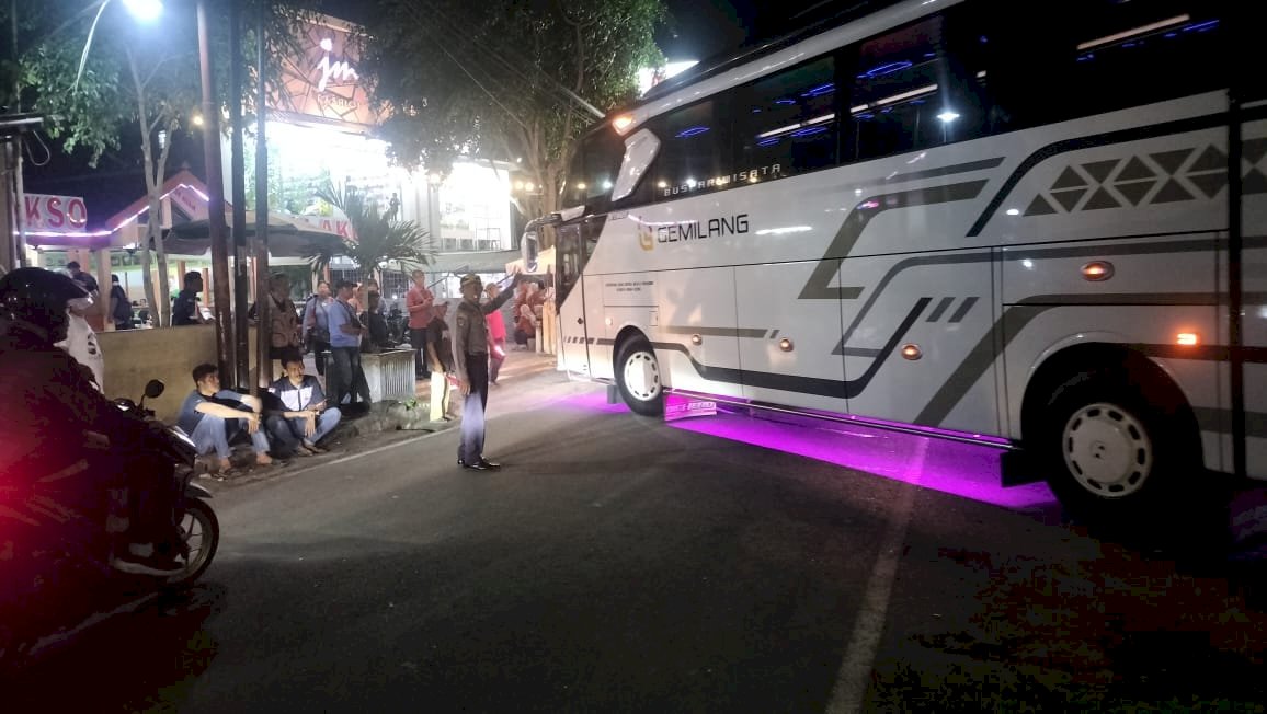 Bakso Idola Ramai Pengunjung! Tim Parkir Dishub Klaten Sigap Atur Lalu Lintas, Bebas Macet Sepanjang Hari