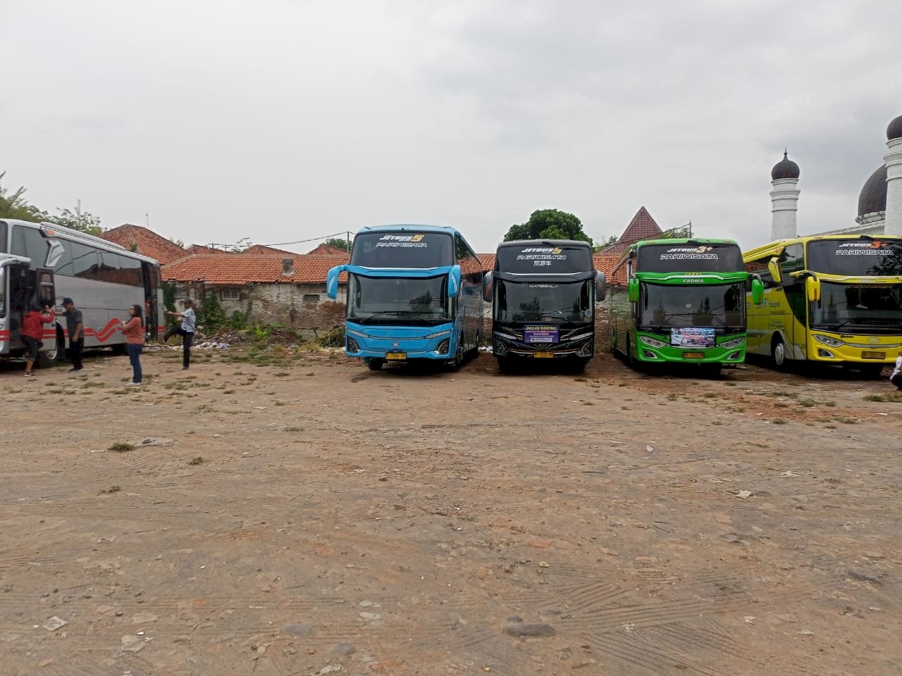 Bakso Idola Ramai Pengunjung! Tim Parkir Dishub Klaten Sigap Atur Lalu Lintas, Bebas Macet Sepanjang Hari