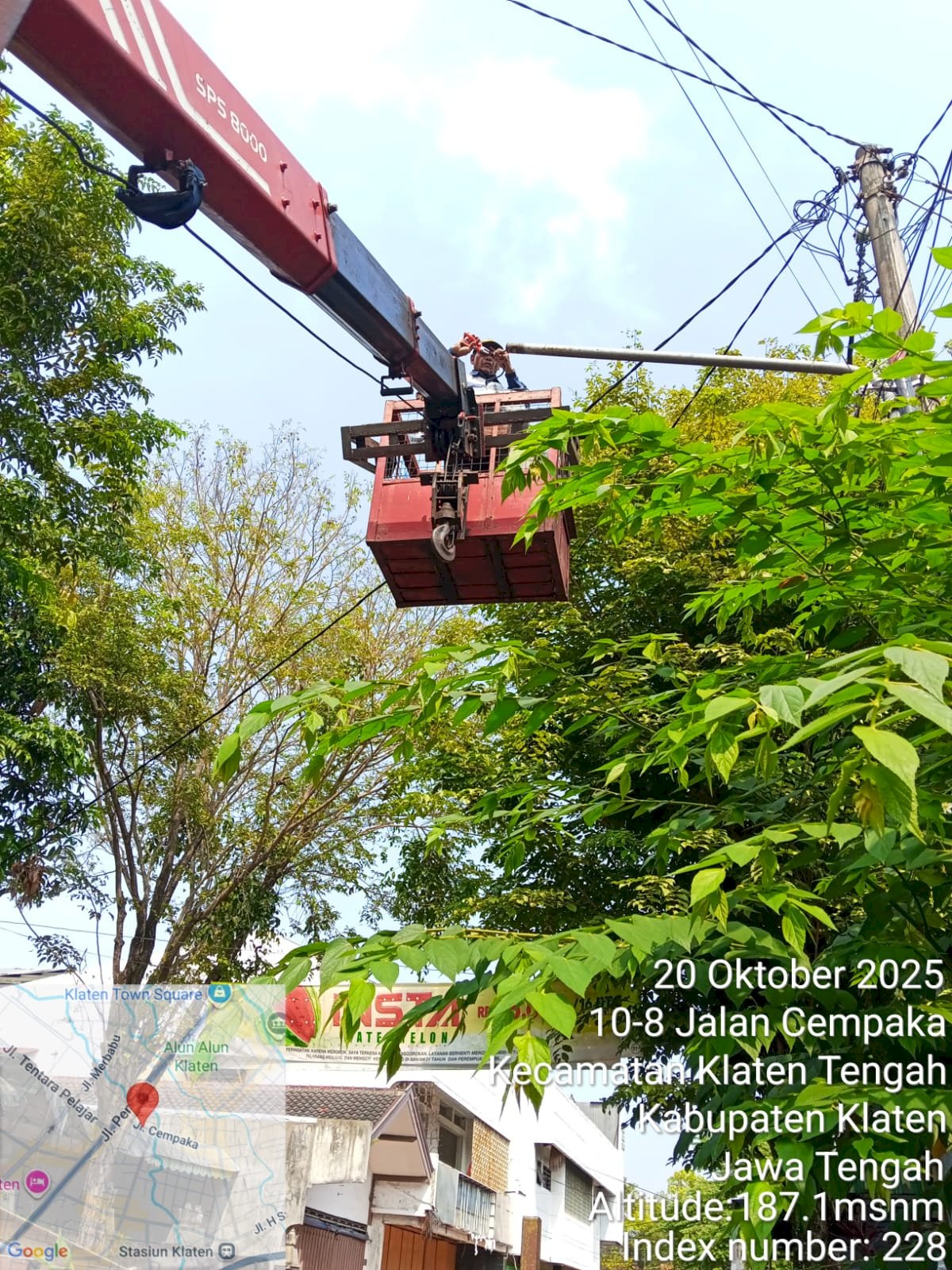 Tim PJU Dishub Klaten ‘Berganti Cahaya’: LED 50 Watt Baru Usir Gelap Barat Pasar Ngepos!