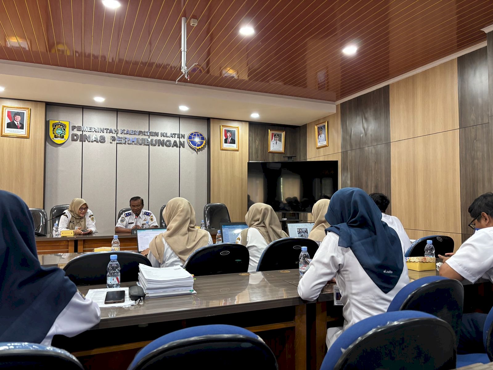 Tim Monev Keorganisasian Tegur Dishub Klaten: Catat Digital Pengaduan & Segera Renovasi Front Office!