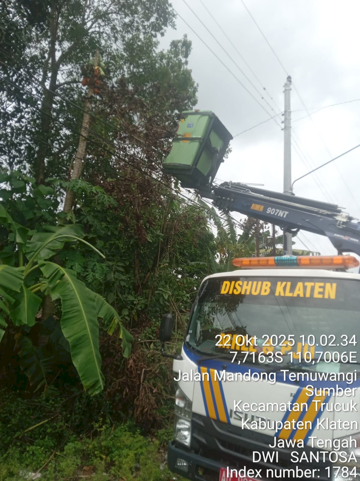 Sigap Atasi Kegelapan! Tim PJU Dishub Klaten Ronda Tengah Malam Perbaiki 6 Lampu Jalan Mandong-Temuwangi