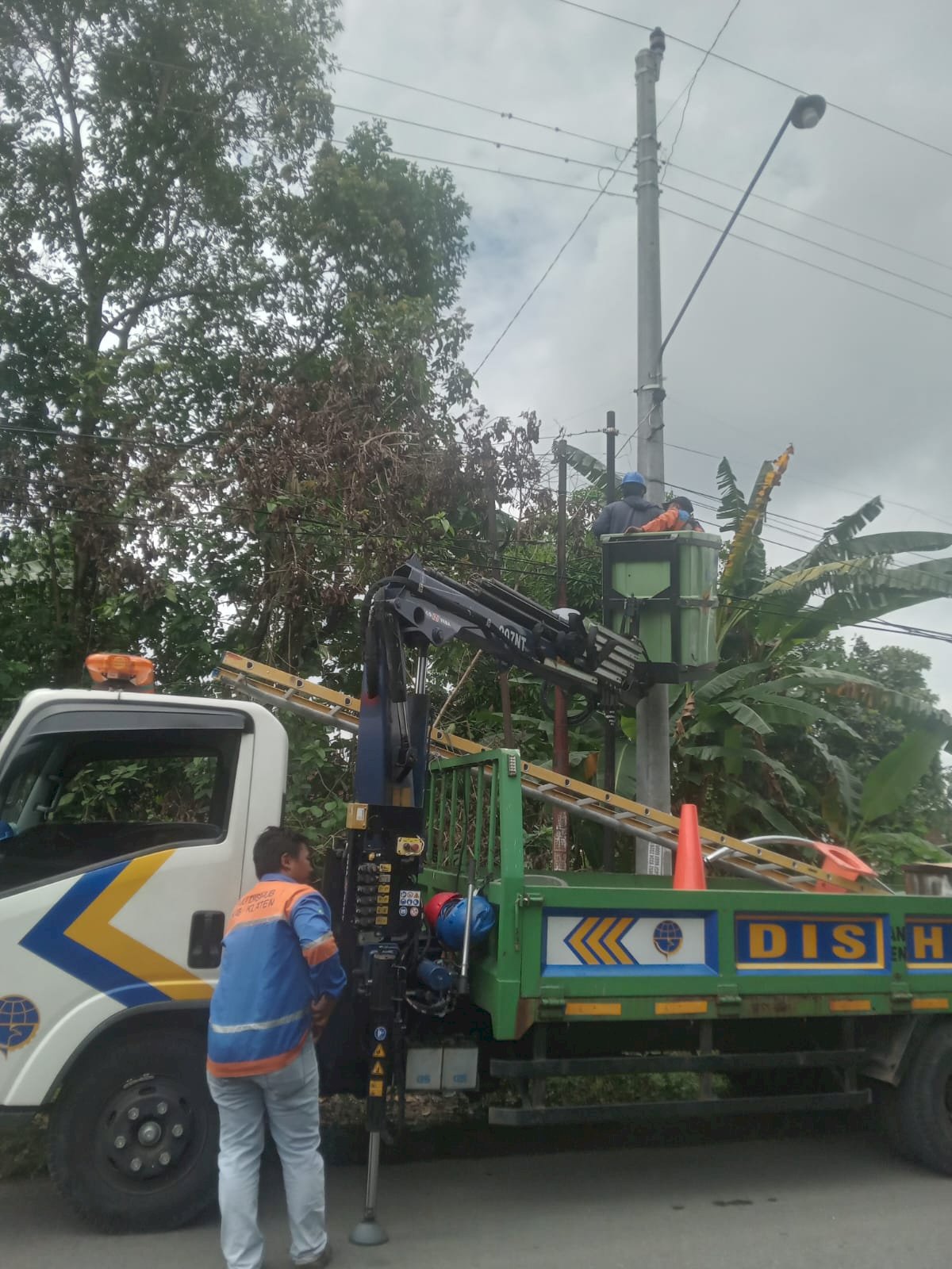 Sigap Atasi Kegelapan! Tim PJU Dishub Klaten Ronda Tengah Malam Perbaiki 6 Lampu Jalan Mandong-Temuwangi