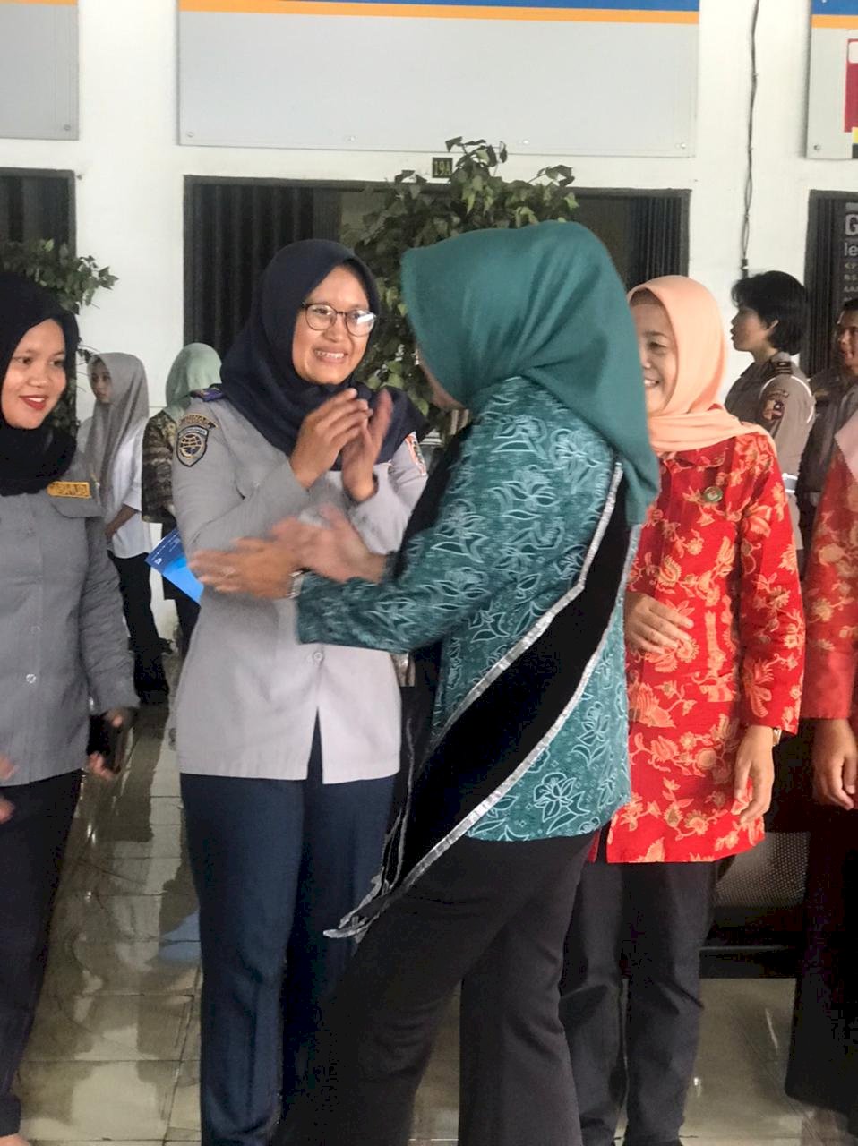 Anak-Anak TK Pertiwi Bareng Diajak Sadar Lalu Lintas Sejak Dini di Terminal Ir. Soekarno