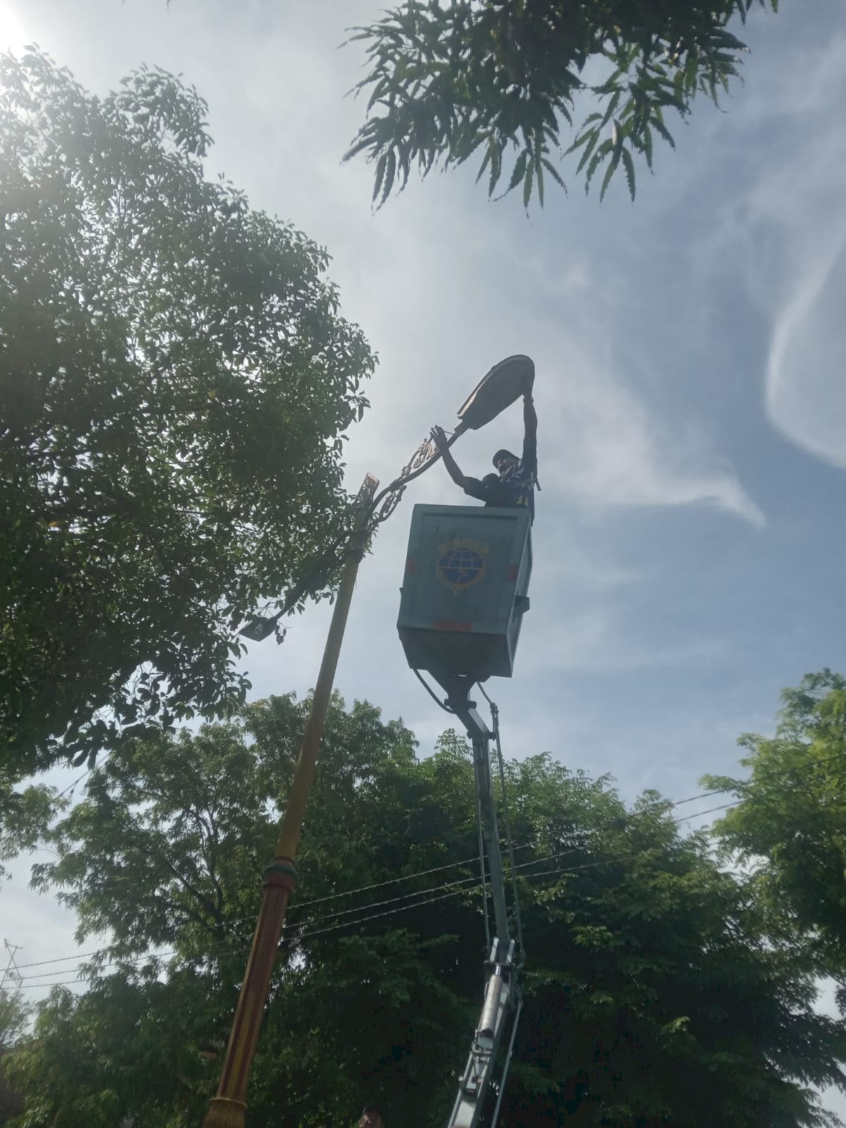Responsif dan Profesional! Dinas Perhubungan Klaten Tangani Aduan Lampu PJU Padam di Rumdin DPRD