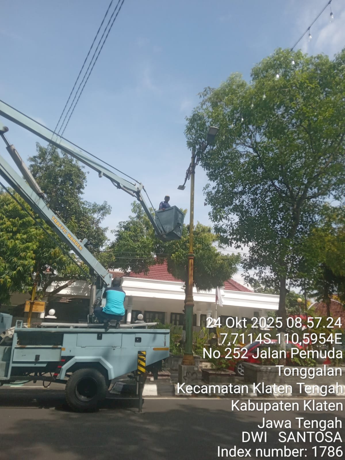 Responsif dan Profesional! Dinas Perhubungan Klaten Tangani Aduan Lampu PJU Padam di Rumdin DPRD