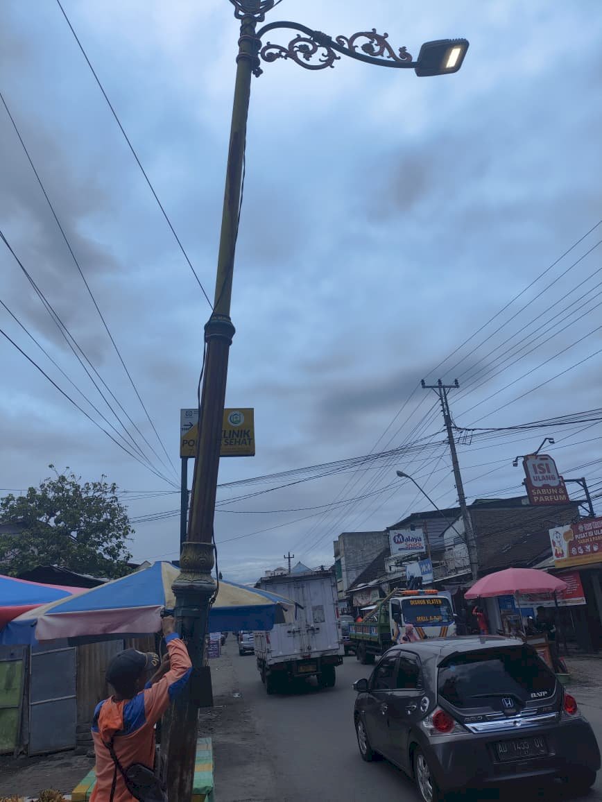 Tiga Lokasi Strategis Terservis! Dinas Perhubungan Klaten Percepat Perbaikan PJU di Ruas Utama Kota